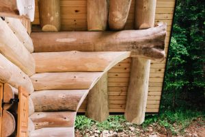 Rustikalna brunarica v gozdu NATURAL LOG HOUSE lesene masivne hise 11 • Natural Log House