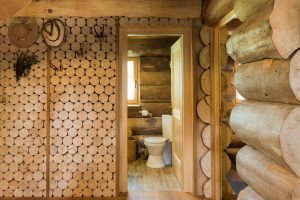 Rustikalna brunarica v gozdu NATURAL LOG HOUSE lesene masivne hise 15 • Natural Log House