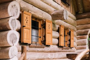 Rustikalna brunarica v gozdu NATURAL LOG HOUSE lesene masivne hise 9 • Natural Log House