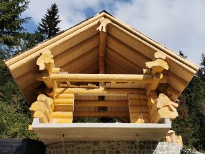 Rustikalna pocitniska brunarica na hribu Masivne lesene hise Natural log house 9 &bull; Natural Log House